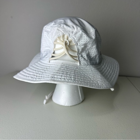 VimHue Women’s Watercolor White Adjustable Chin Strap Beach Sun Pony Hat - Picture 2 of 5